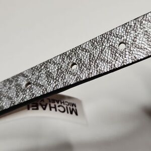 NWT MICHAEL KORS Silver/Grey Monogram Leather L belt Gorgeous!